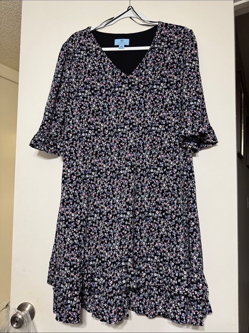 CeCe Black Floral V-Neck Ruffle Sleeve Tunic